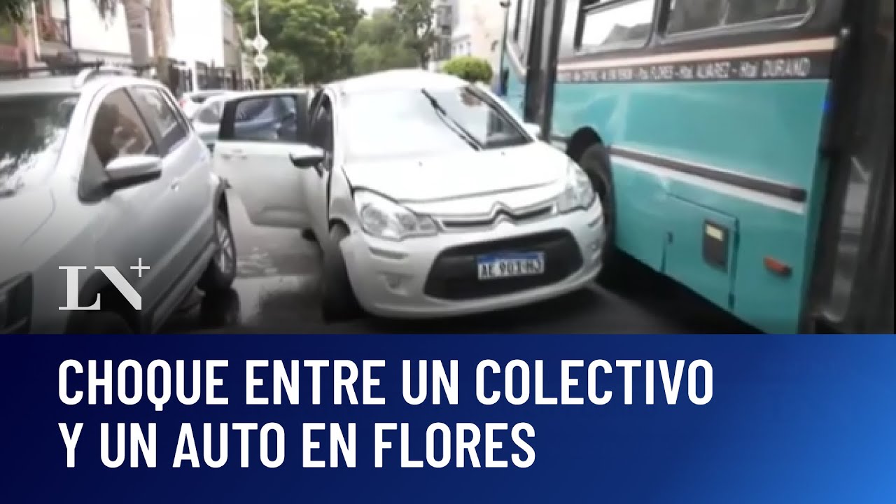 Choque entre un colectivo y un auto en flores
