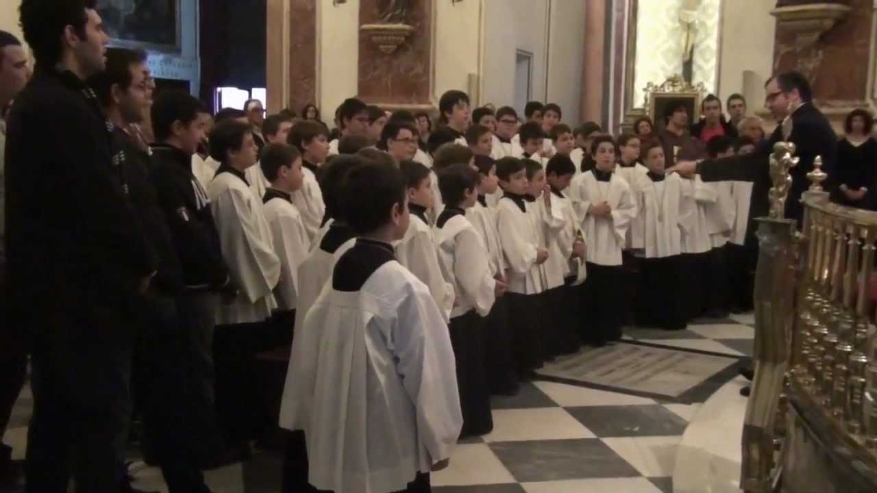 Himno a la Virgen de los Desamparados de Valencia.