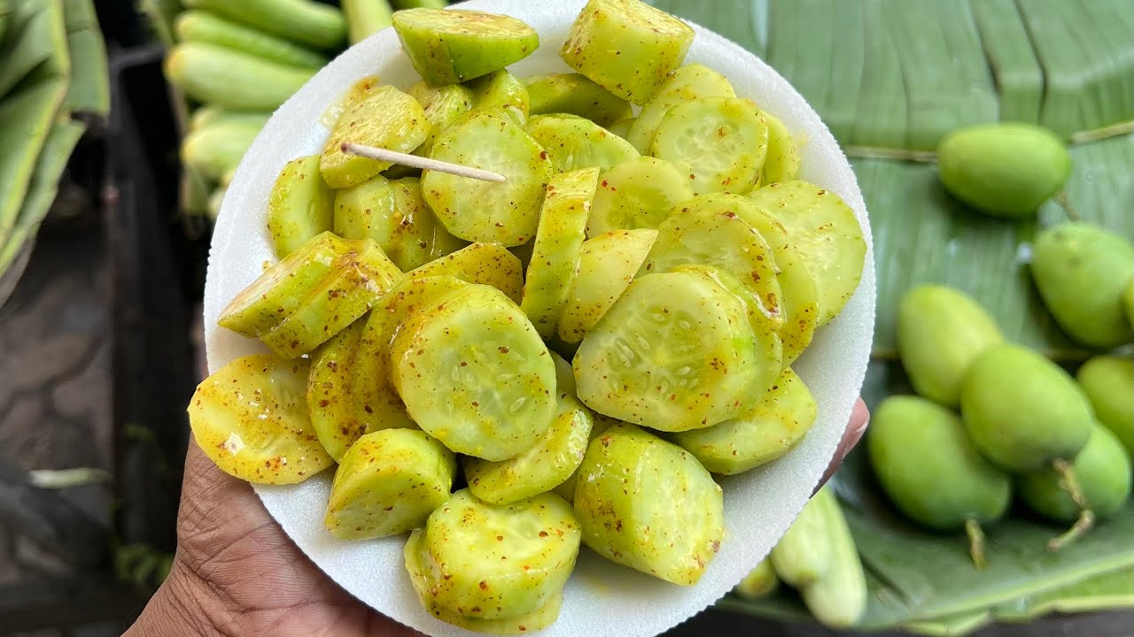 Mouthwatering Cucumber Chaat Near Park Metro | Kolkata Street Food