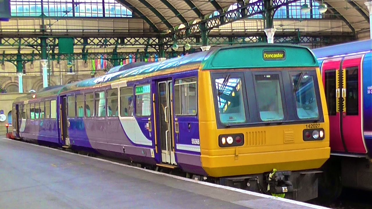 Trains At Hull Paragon Day & Night - Monday 12th December 2016