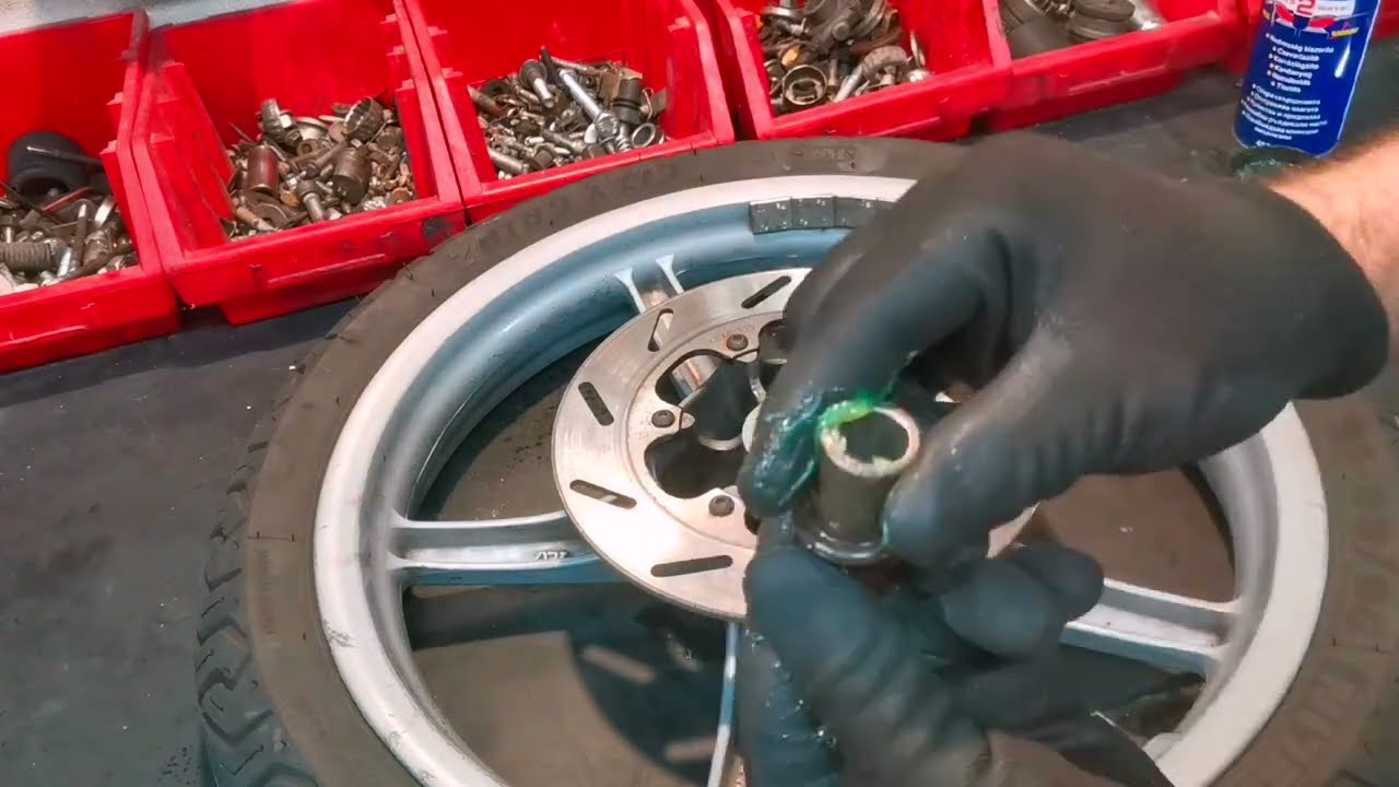 Piaggio Liberty 125 kerékcsapágy kormánycsapágy csere  /wheel bearing steering wheel bearing