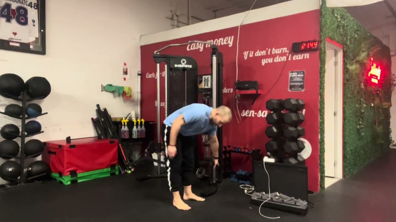 How to do a Switch Stance 360 Cable Chop