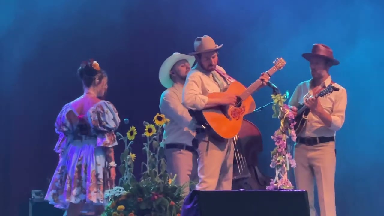 Sierra Ferrell performs Garden