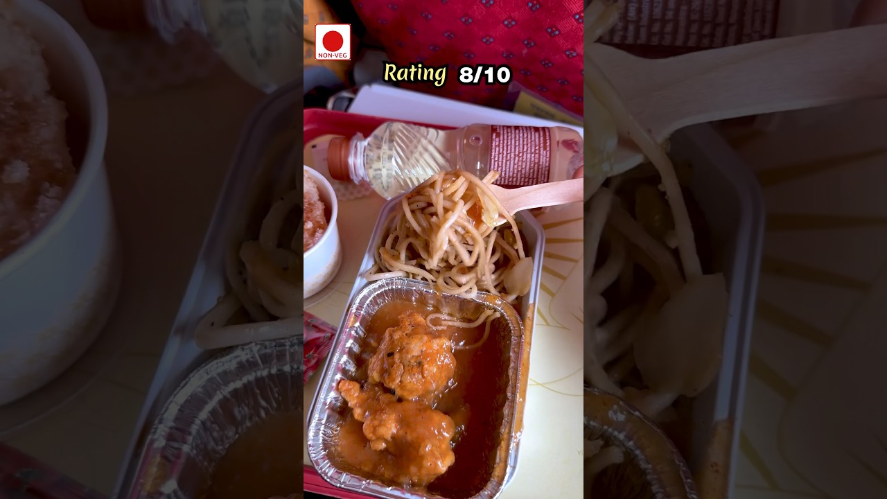 🔥Which AIRLINE has BEST MEALS? ✈️Vistara VS. Air India #foodshorts #ytshortsindia