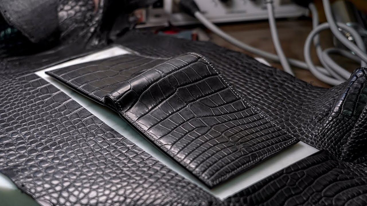 Making HANDMADE Bifold Wallet in Alligator from scratch