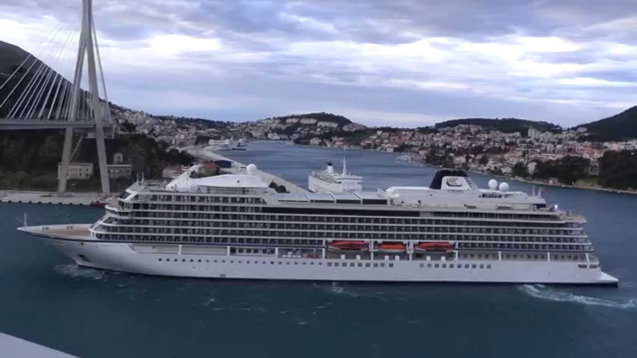 VIKING STAR arriving at Dubrovnik