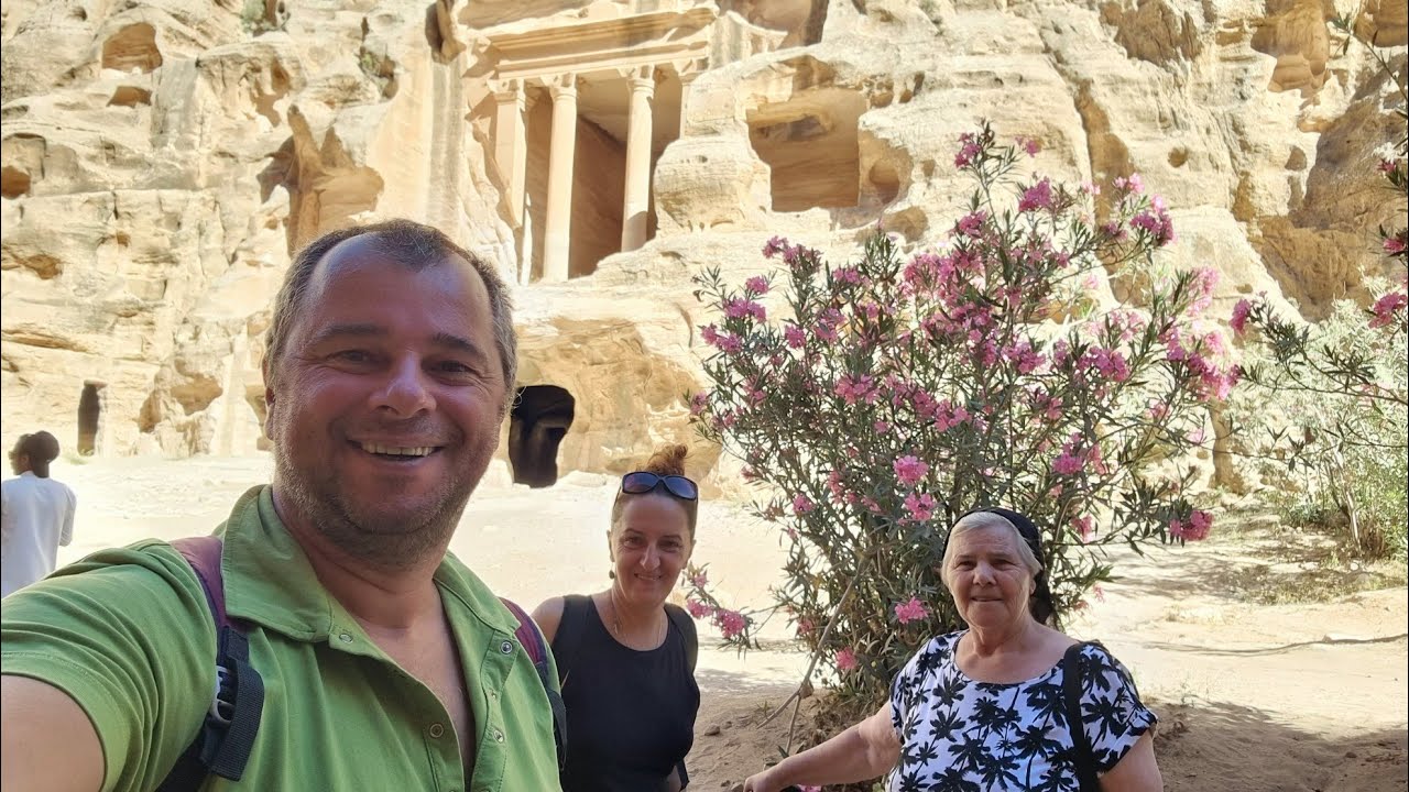 Călătorie cu Mama - Am traversat Deșertul și am vizitat Little Petra în Iordania