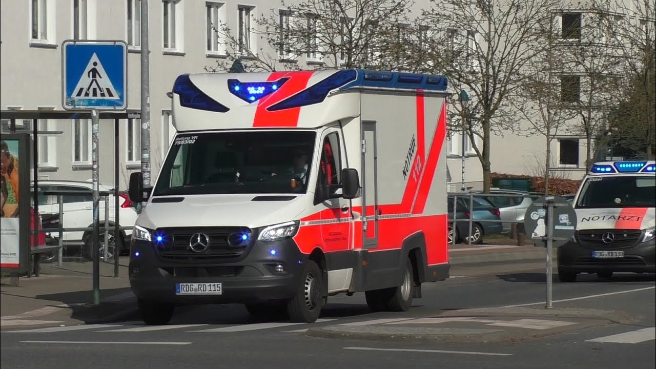 RTW RW Ribnitz+NEF Notarztwache Boddenklinikum auf Einsatzfahrt in die Rostocker Uniklinik