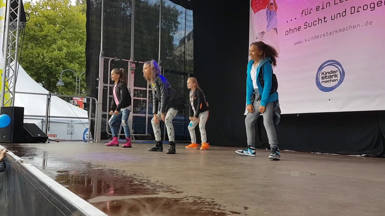 TanzalarmKids singen Tanzüberfall