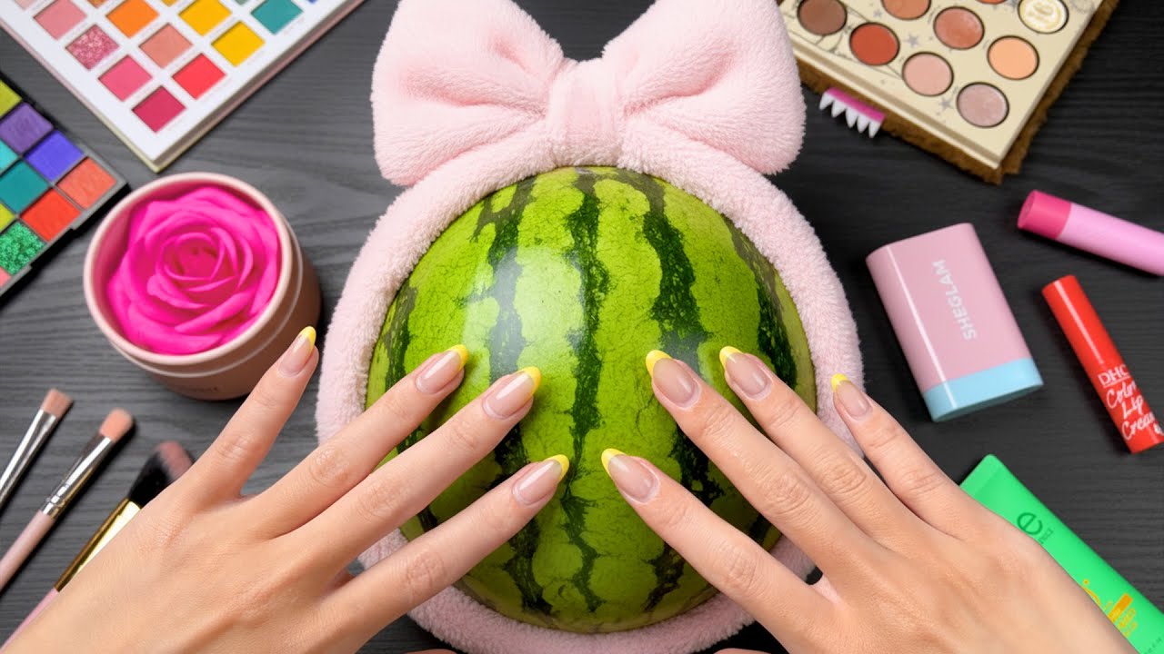 ASMR maquiagem na melancia 🍉ASMR de Skincare & Maquiagem Satisfat&oacute;rio para Dormir