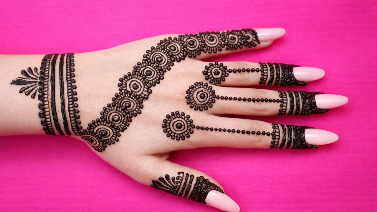 Trendy Finger & Back Hand Mehndi ArtMinimal Yet Royal Mehndi Look