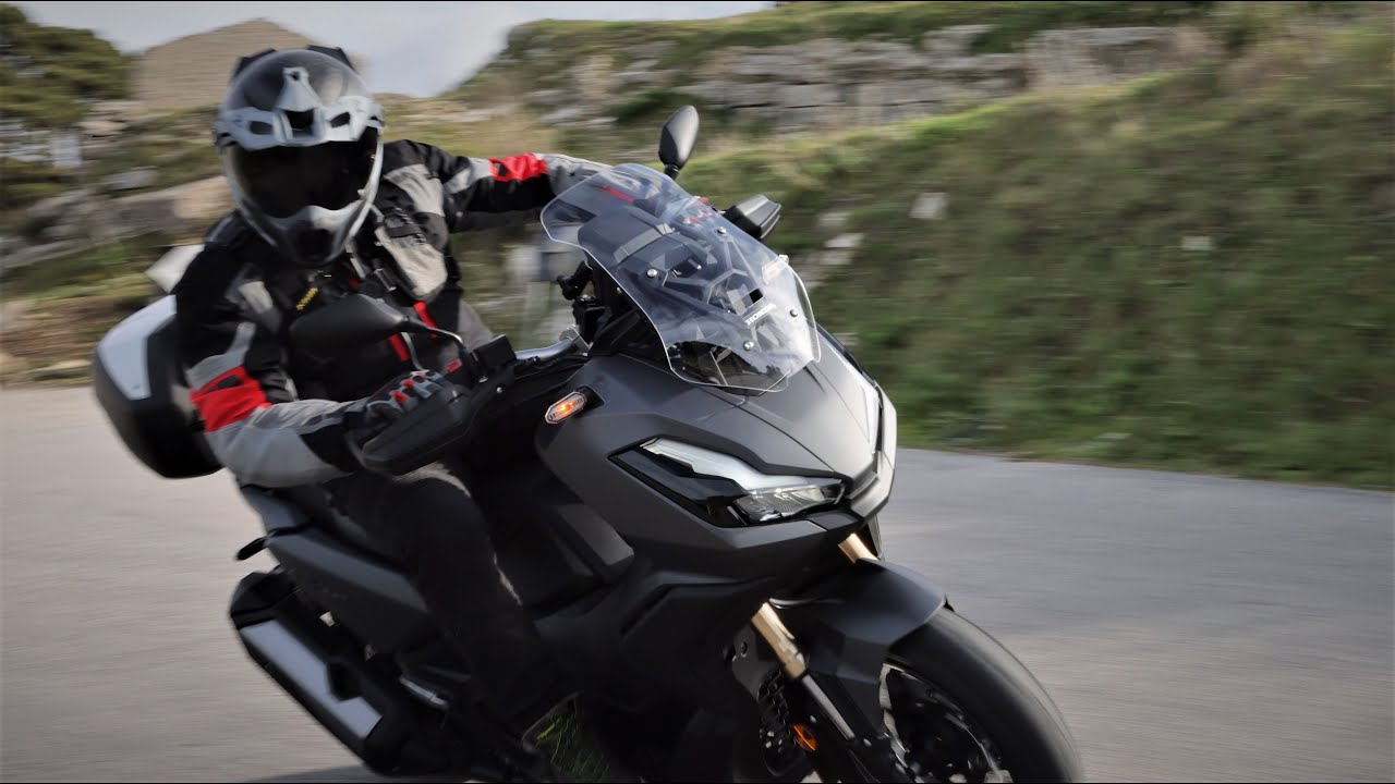 Moto in Action 18η Εκπομπή Season-6 (2021-2022) Honda ADV350 - Dakar 2022 με τον Σταμάτη Μελέτη.