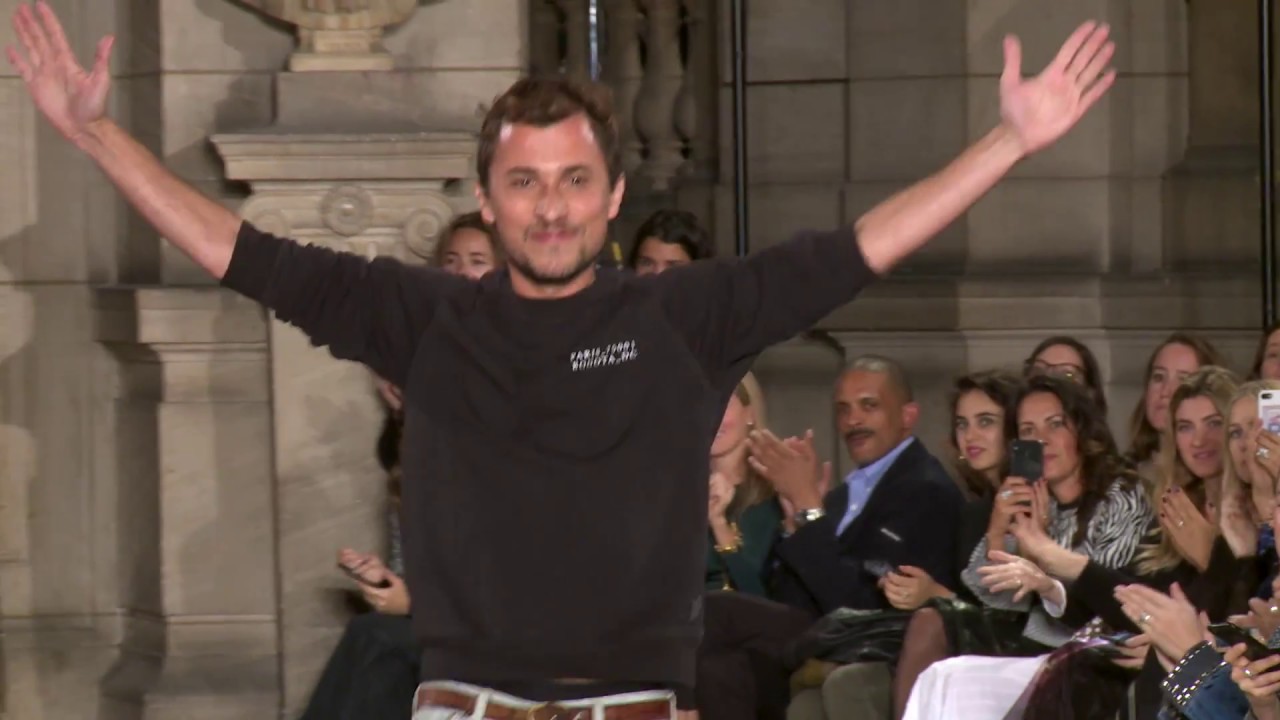 ESTEBAN CORTAZAR SS19 RUNWAY SHOW