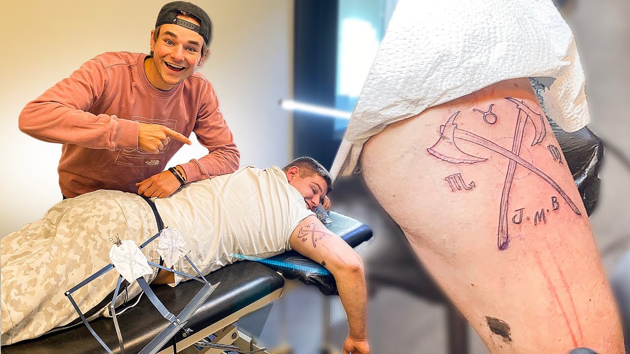 MIJN MAATJE ZET ZIJN 1E TATTOO EN HIJ IS MEGA GROOT!