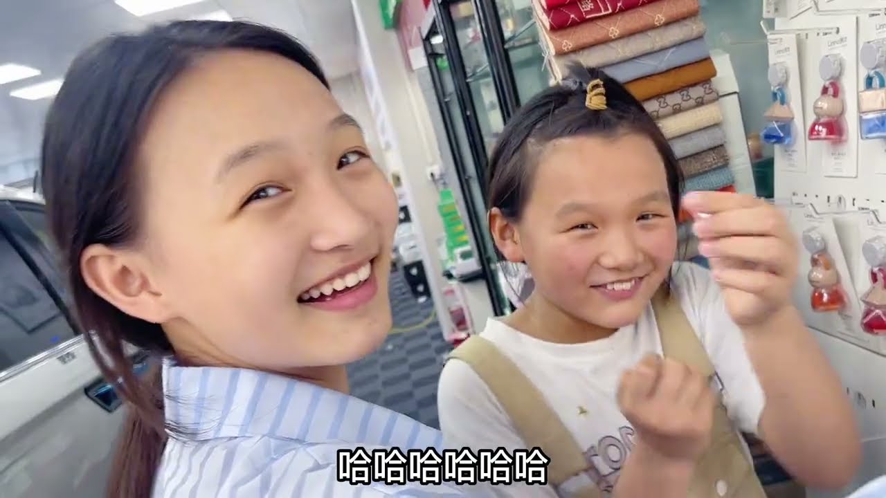 宝妈开心去提新车，拍下车牌号的瞬间彻底崩溃了，整个人都不好了