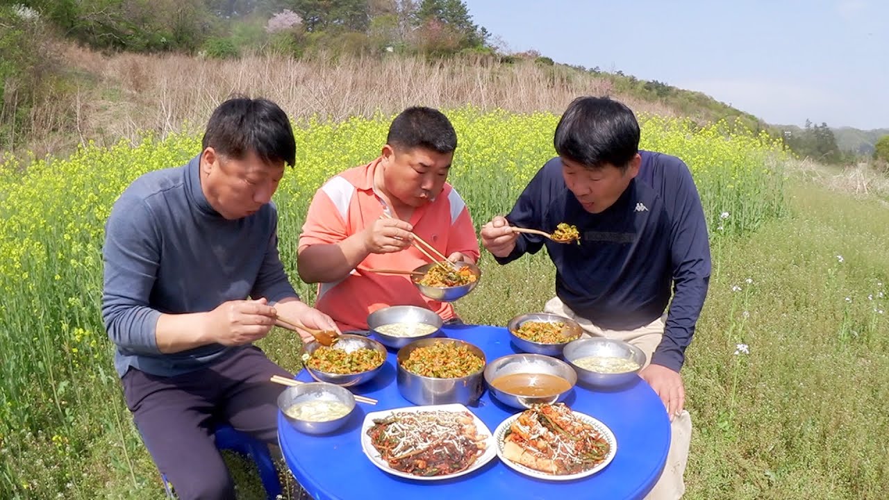 봄이주는 선물 아삭하게 맛있는 돈나물비빔밥 [Stone sprout bibimbap]