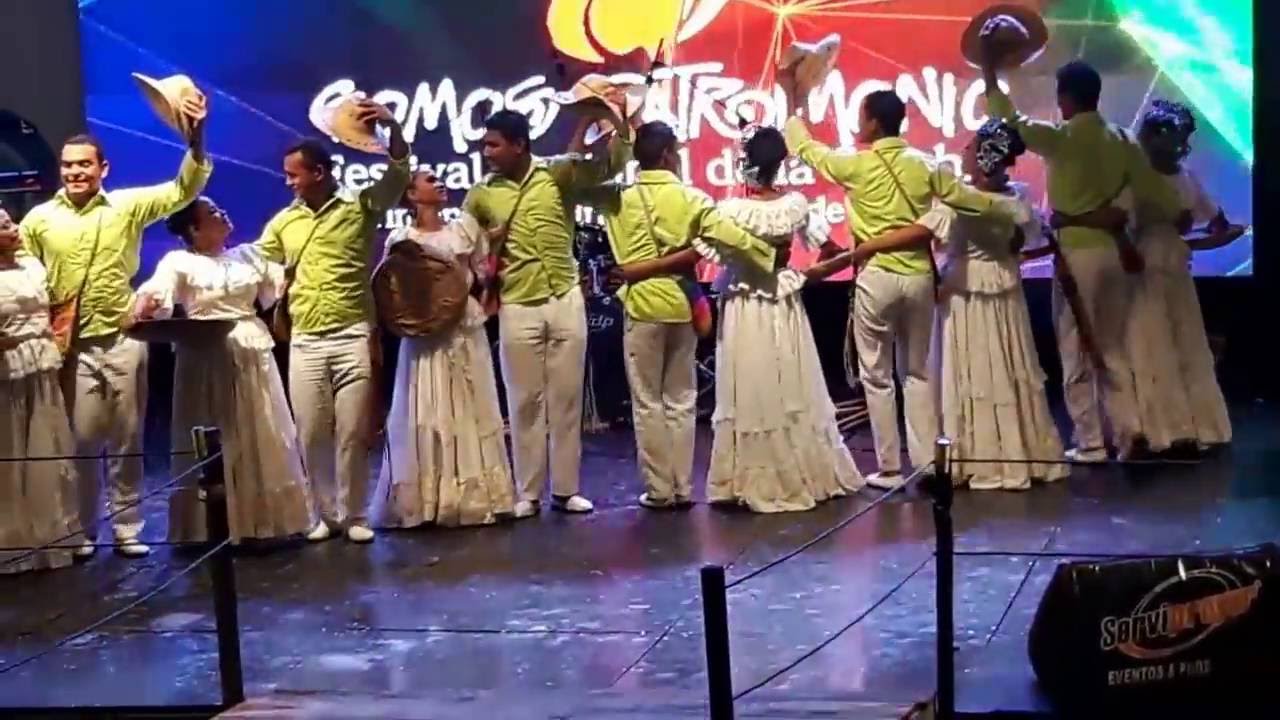 DANZA LA SIEMBRA EN LA NOCHE DE CIERRE