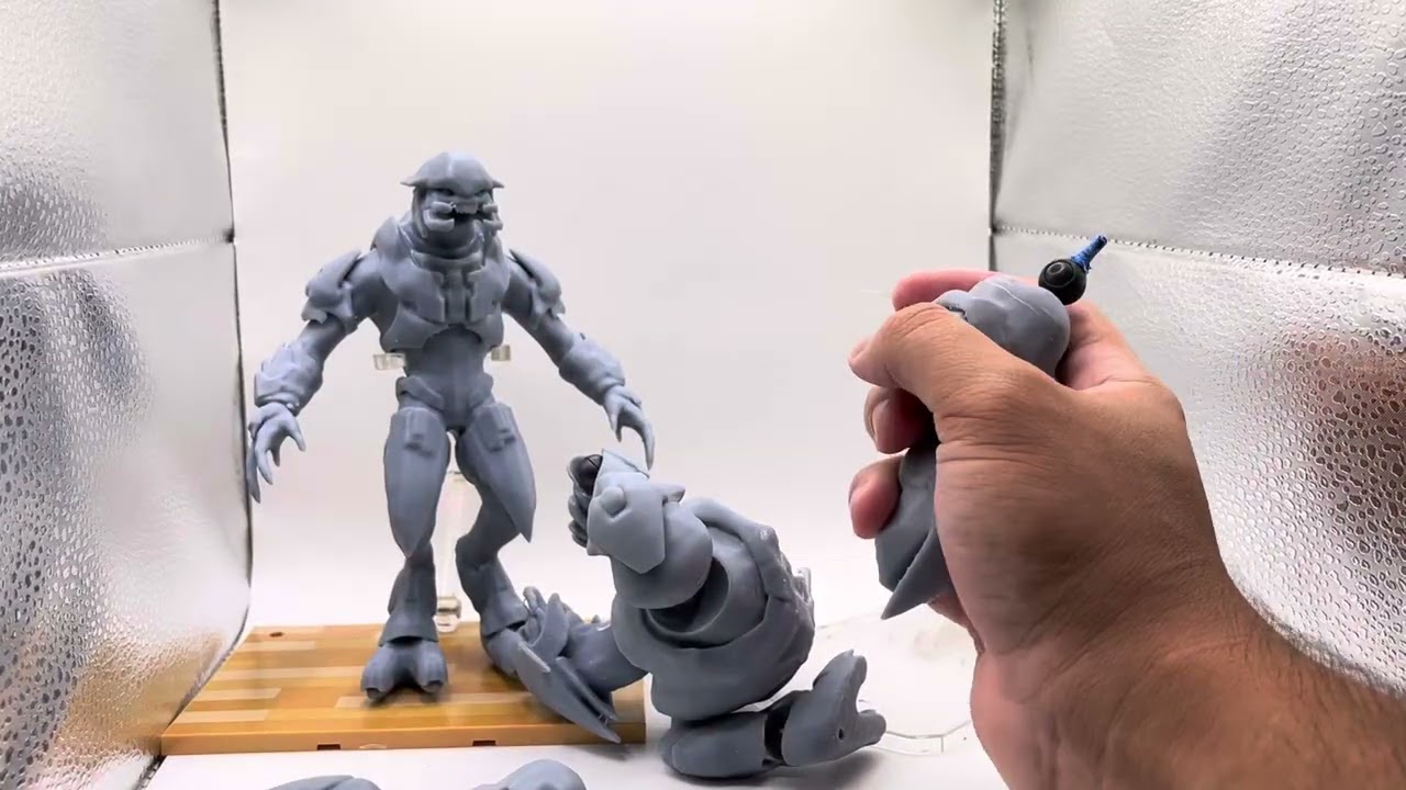 Making My First Action Figure Part 3: Halo Reach Elite Articulation test 