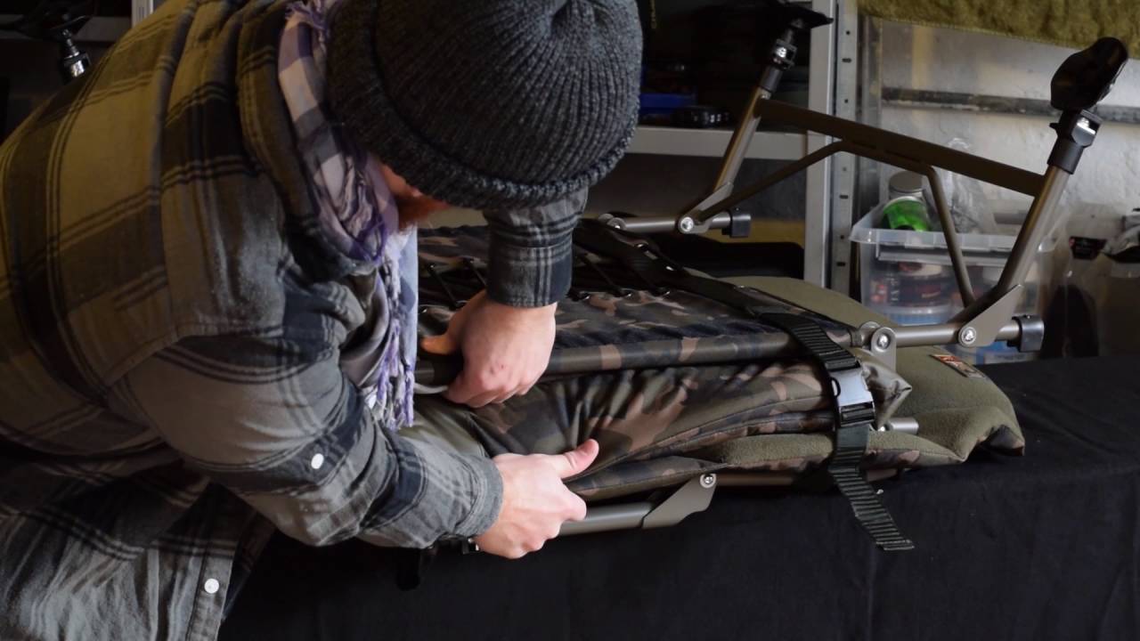 Carpzilla Unboxing von Karpfenliege: FoxR1 Compact Camo BedChair