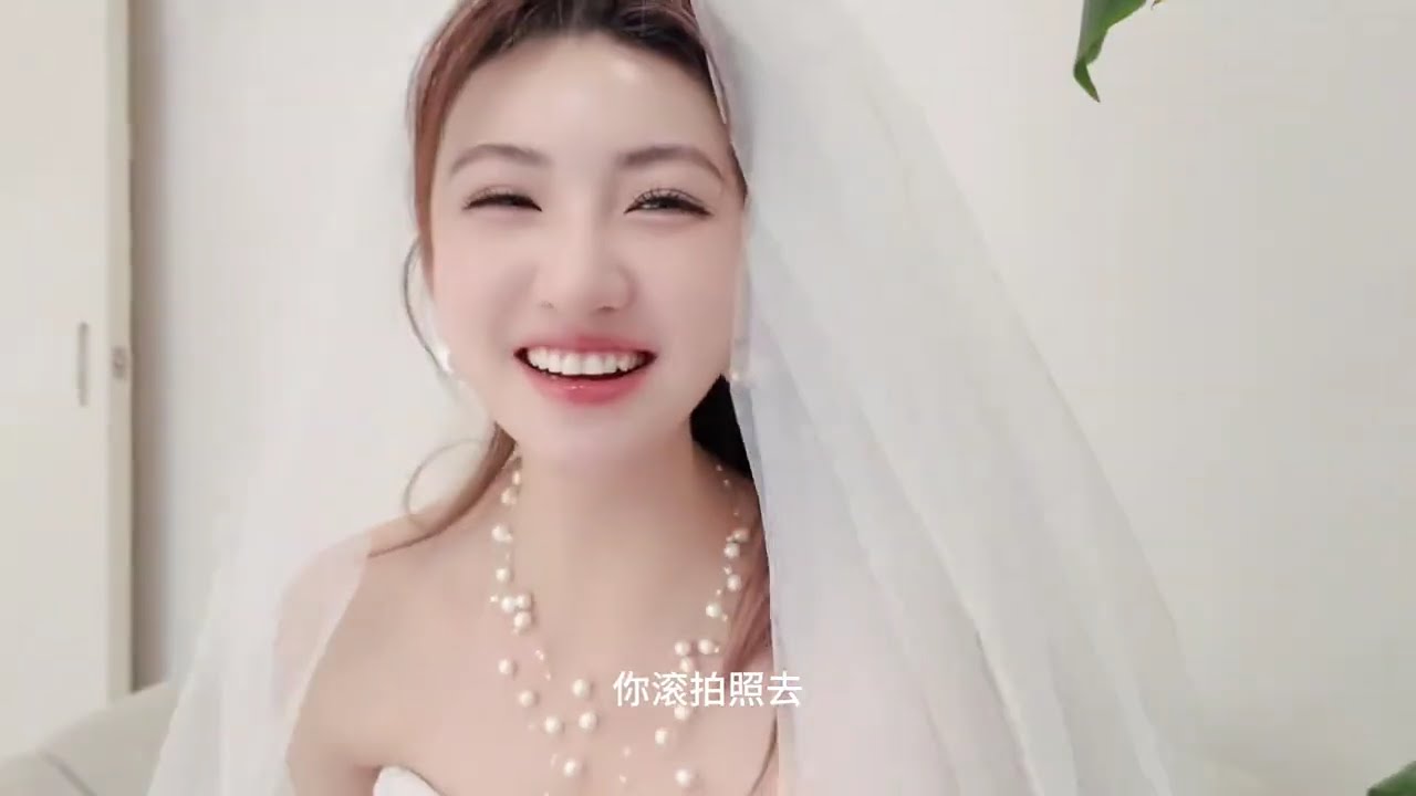 穿这么隆重，干点正经事