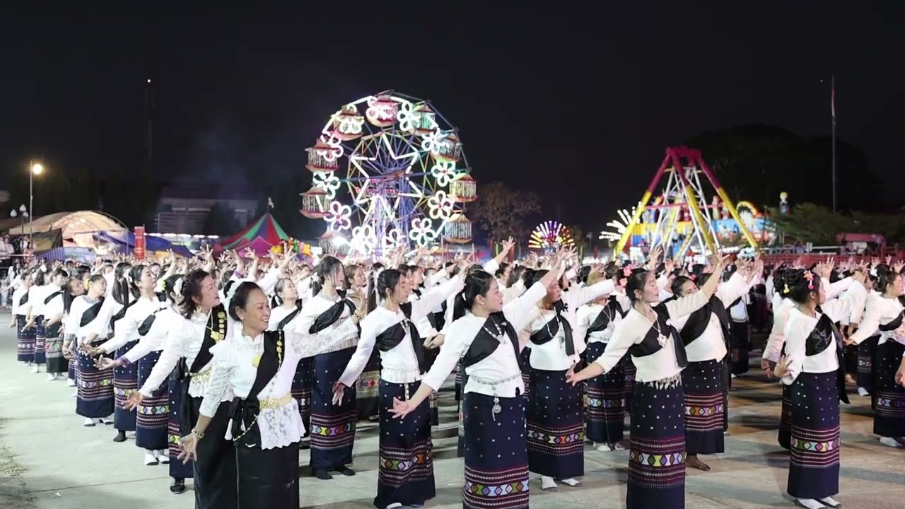 ธ สถิตในดวงใจไทยนิรันดร์ การแสดง 902 คน อำเภอปง