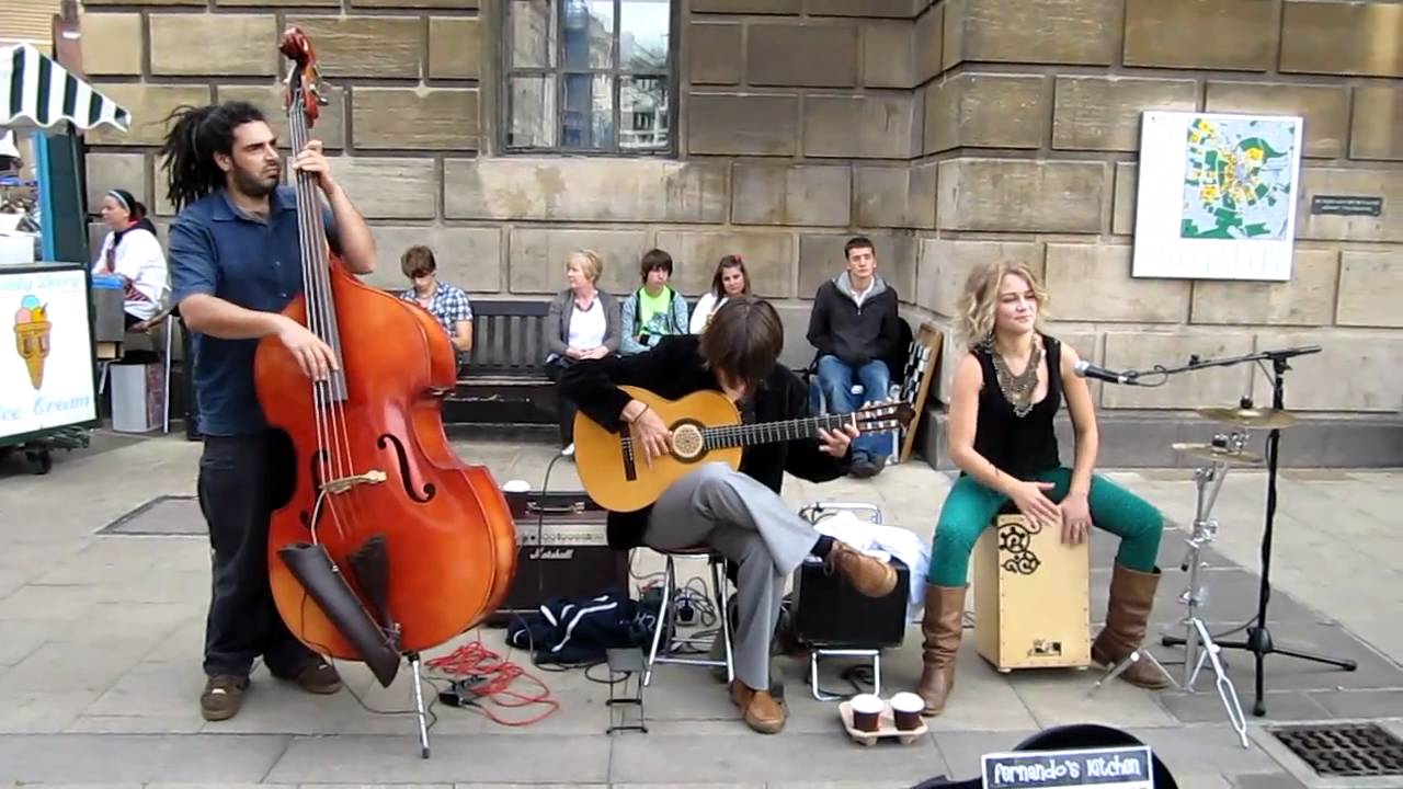 Fernando's Kitchen Live Busking in Cambridge 'Entre Dos Aguas'