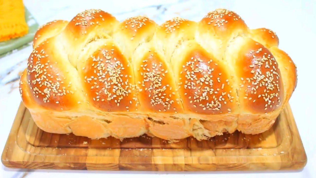 PÃO TRANÇADO DE GERGELIM QUE DESFIA DE TÃO FOFINHO!