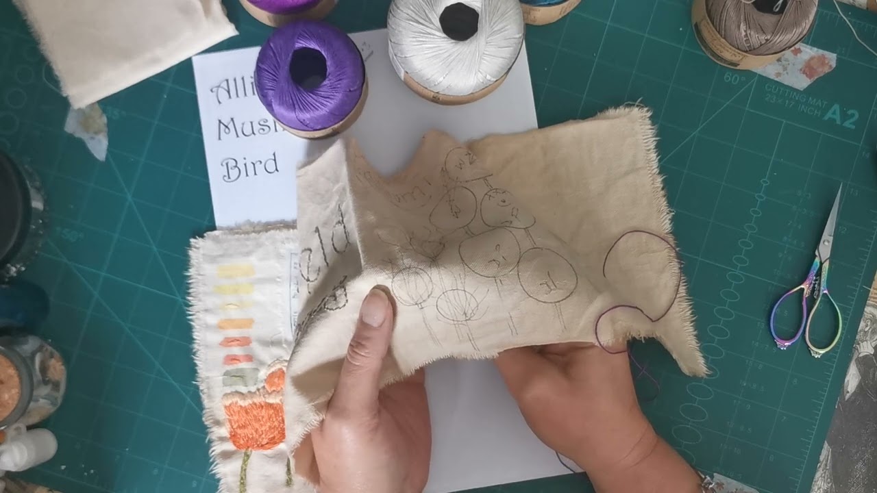 #roxysjournalofstitchery Prompt 1 Bulbs  #slowstitching #fabricandstitches