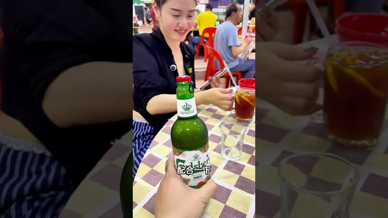 敬文茶餐室 在马来西亚 亚庇打车 华人司机小哥推荐的一家 本地人才会去的茶餐厅 价格便宜 味道超级棒 人气非常火爆 一直在排队 太好吃啦！#亚庇美食 #马来西亚美食 #海鲜大餐