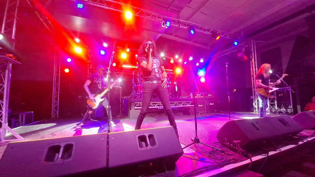 BulletBoys - Hard as a Rock (live)