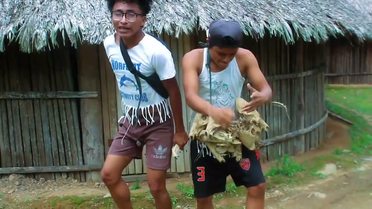Tik Toker Shuar ft Oreja grande   mi ex si licuaba bien  video oficial720P HD