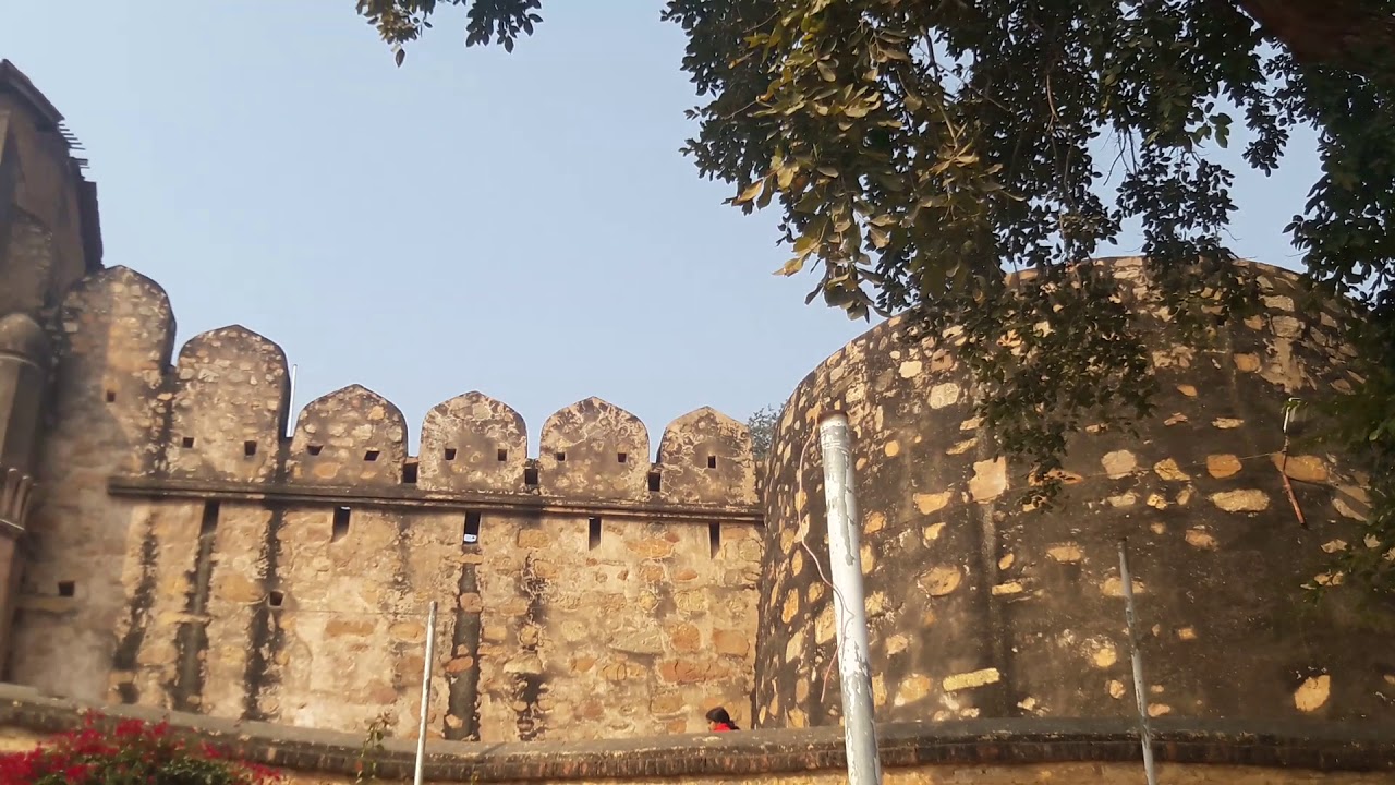 Jhansi fort outer side