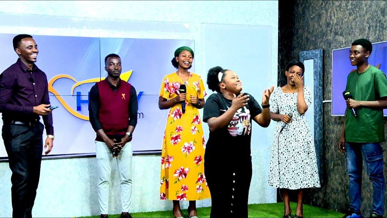 BARIRIMBA NEZA😍RABAGIRANA CHOIR BARATARAMYE TURAFASHWA|INDIRIMBO ZIKUMBUZA IJURU