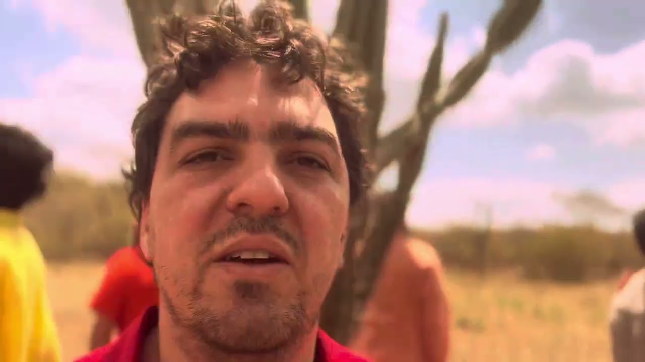 Mombojó - Coração Bobo (Oficial Vídeo)
