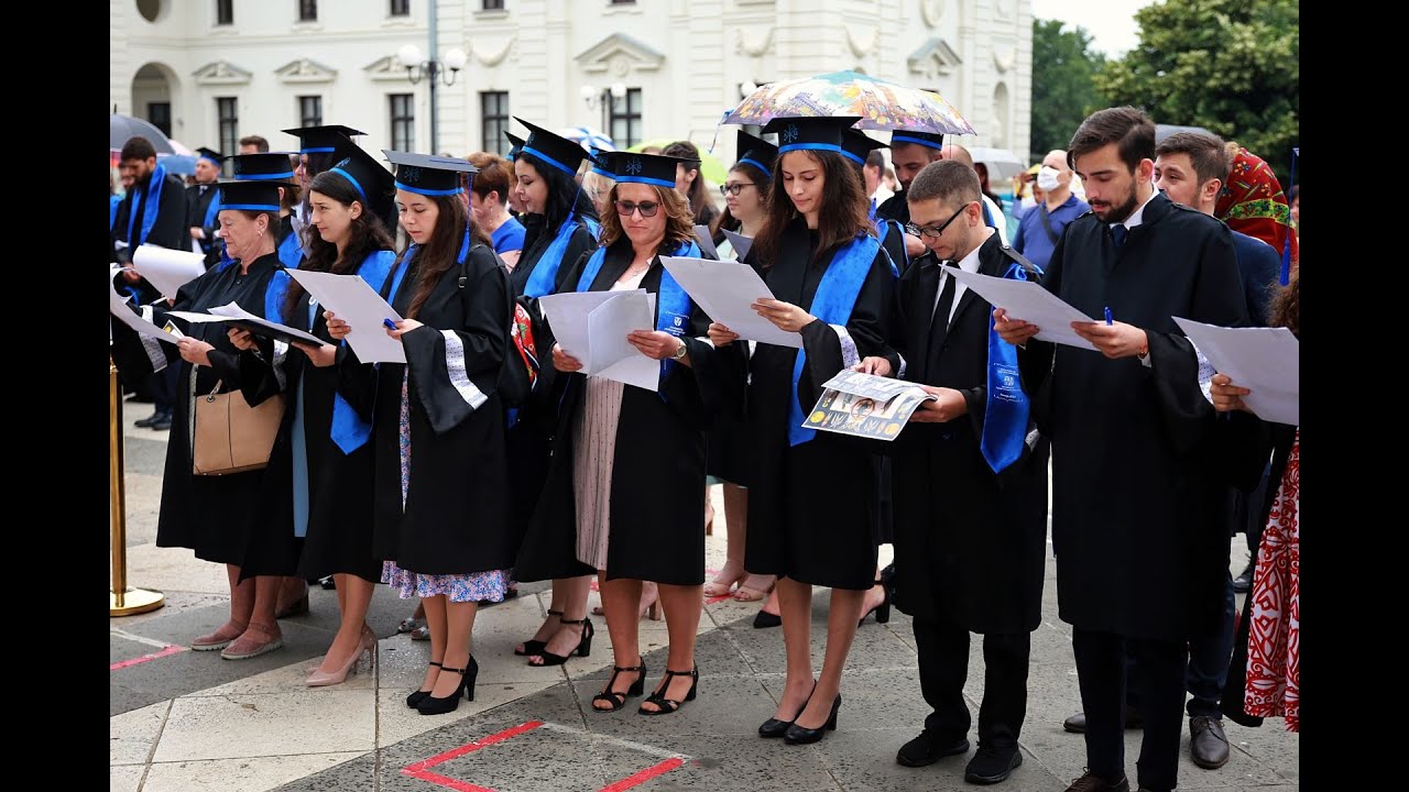 Absolvenții Facultății de Teologie din Iași au depus astăzi jurământul de credință