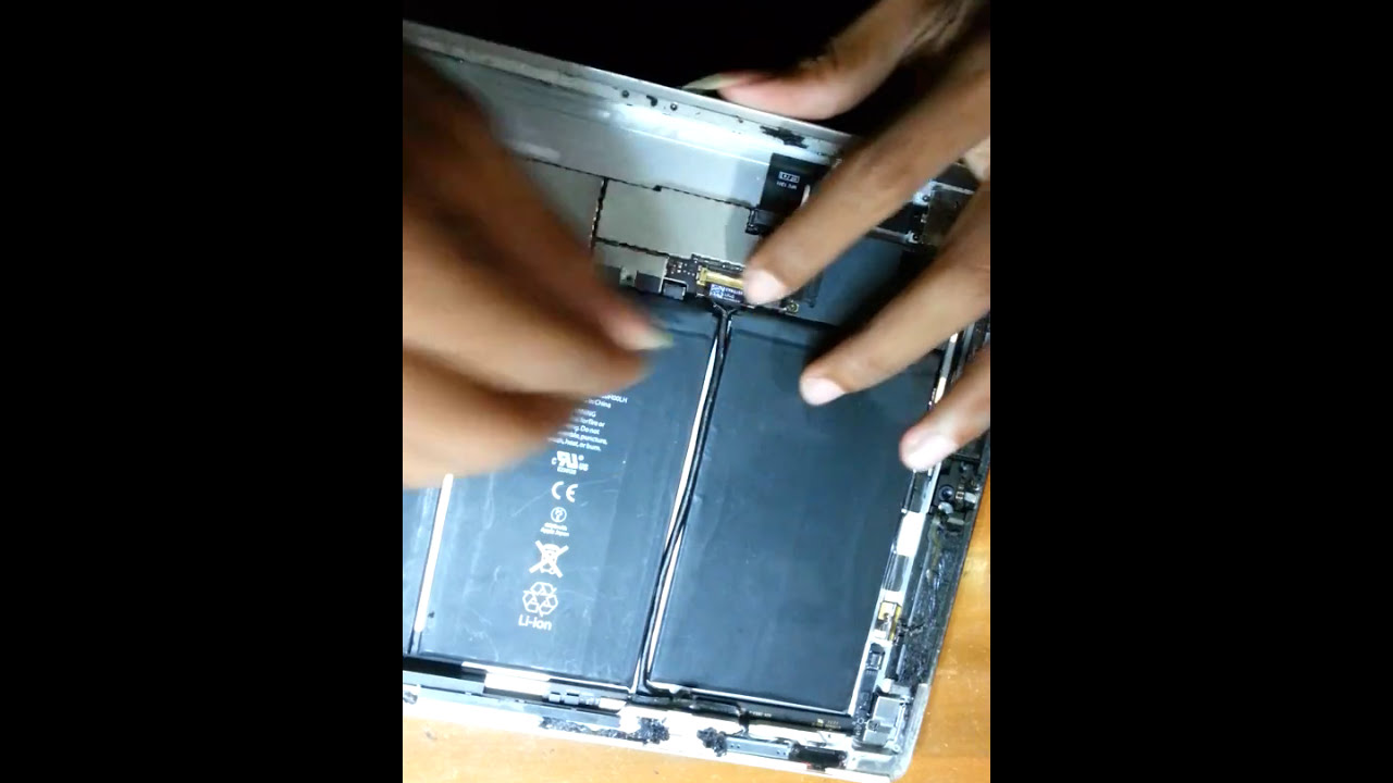 cara buka batre ipad 2