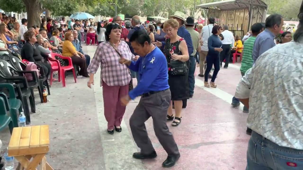 Plaza de Armas Domingo de baile 