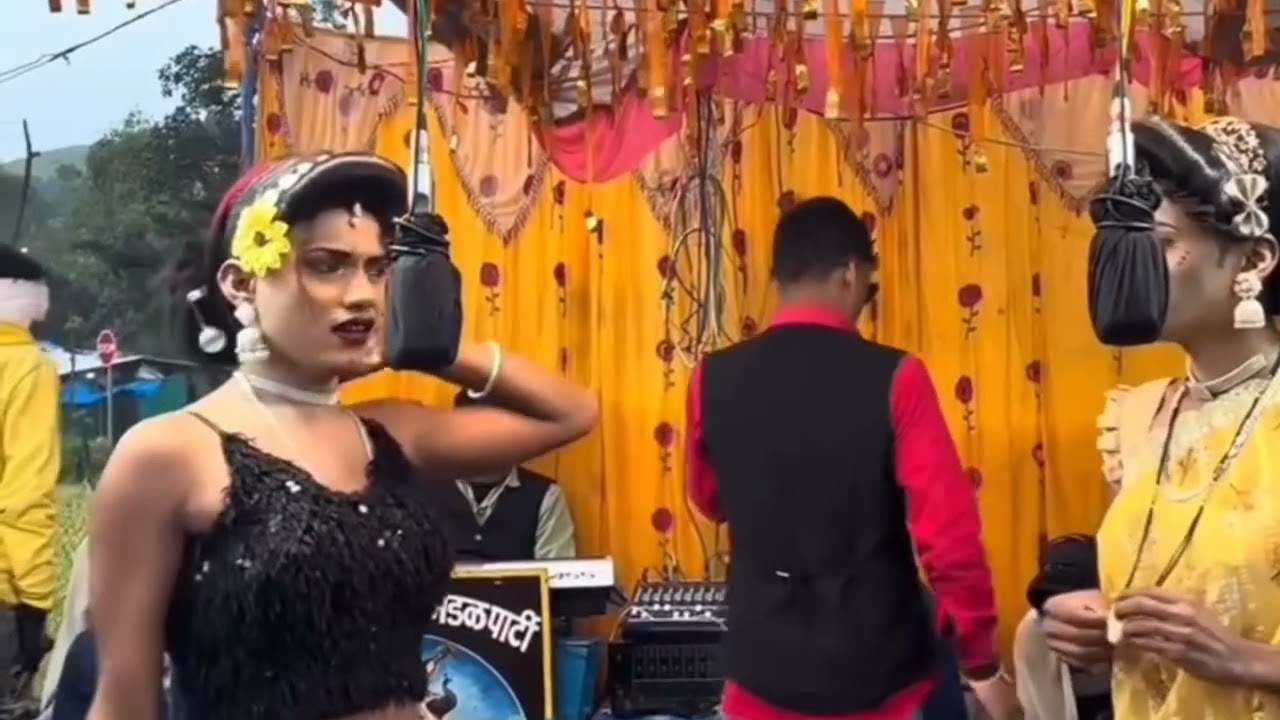 रोज रोज स्टेटस थोवूं