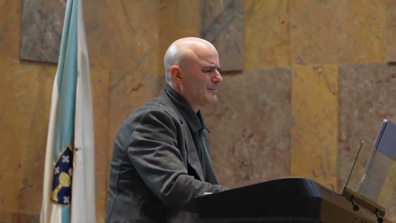 Participación de Martin Bucki durante en la presentación de la Fundación Sergio Villar. 