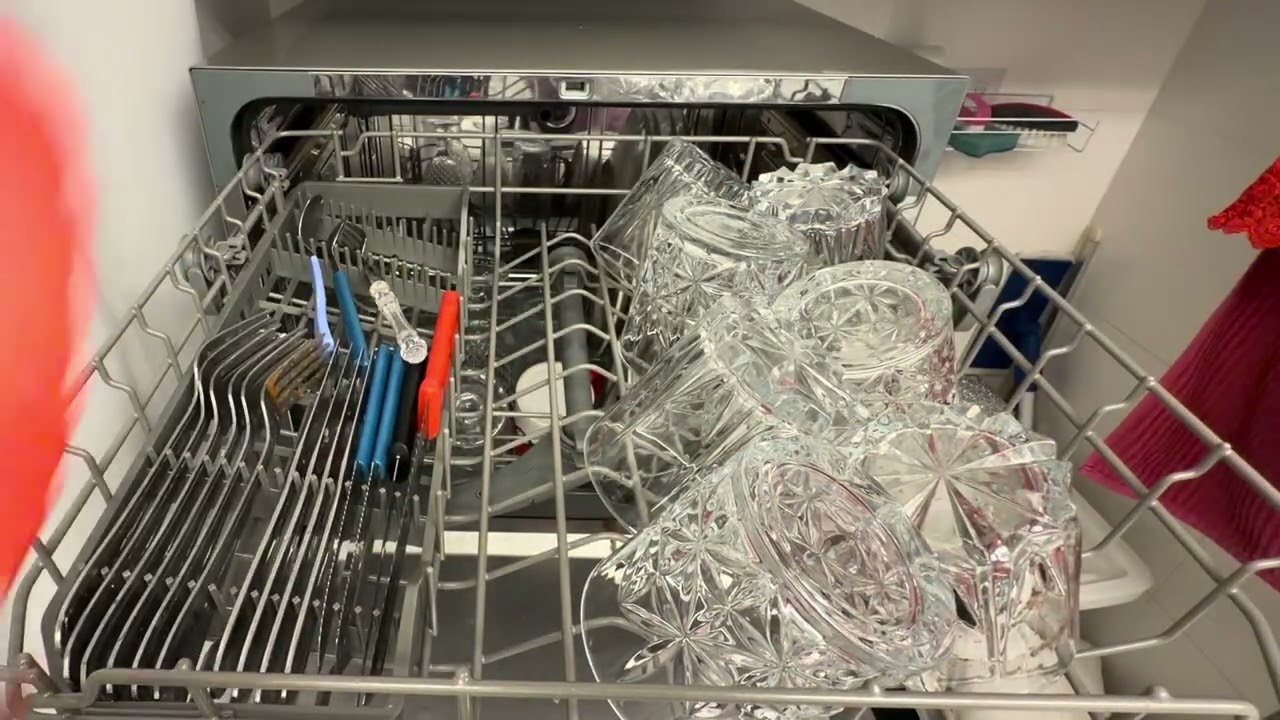 Utilizando a lava-louças 8 serviços da Electrolux 