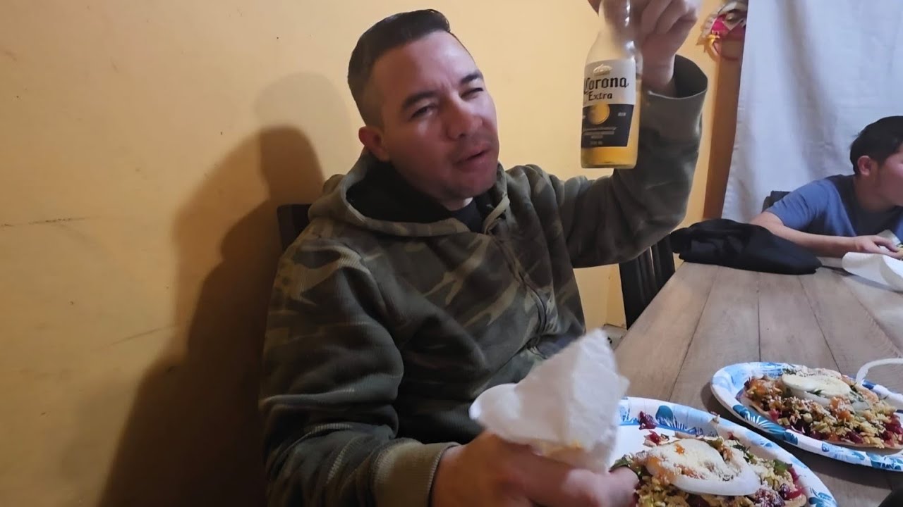 Cachamos a Rony echándose las cervezas en pleno cumpleaños 