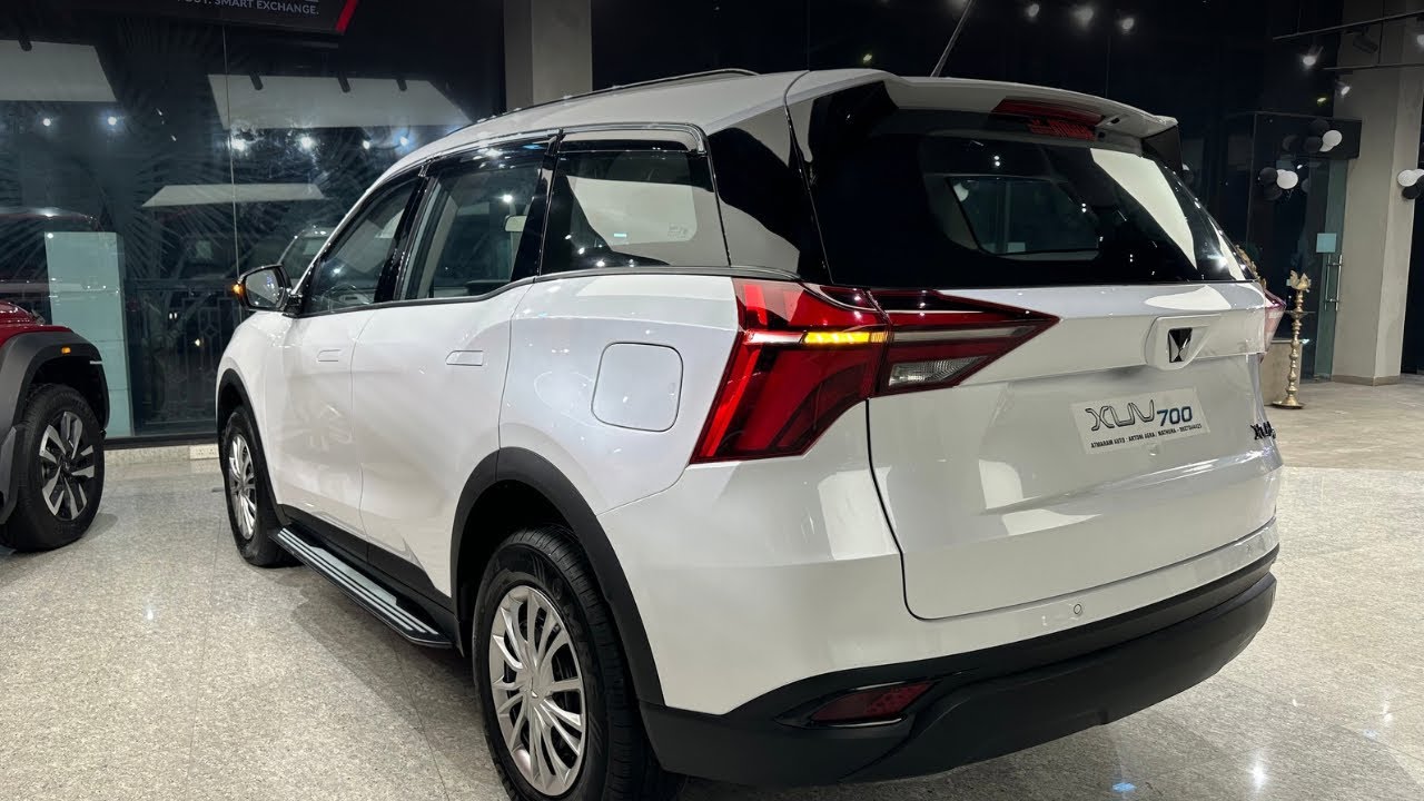 Mahindra XUV700 MX🔥(Base Model) - Detailed Walkaround Review with On Road Price