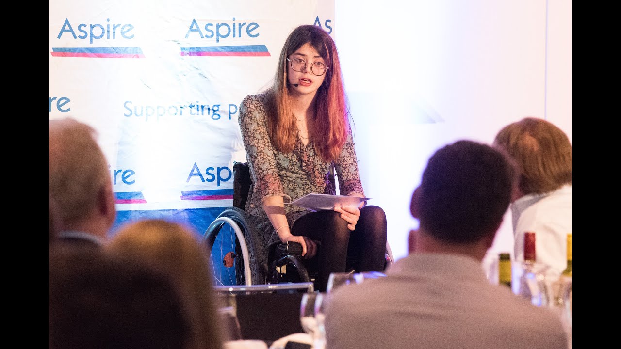 Grace Spence Green speaking at Aspire's Sports Quiz Dinner 2019