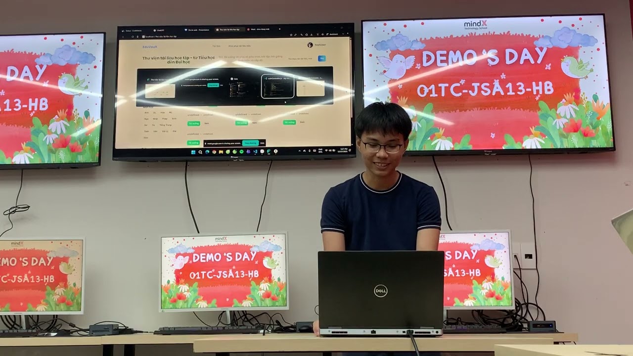 Thuyết trình cuối khoá của Hoàng, Vinh, Quân, Nguyên JSA13 (Web Developer Advanced) tại MindX TC