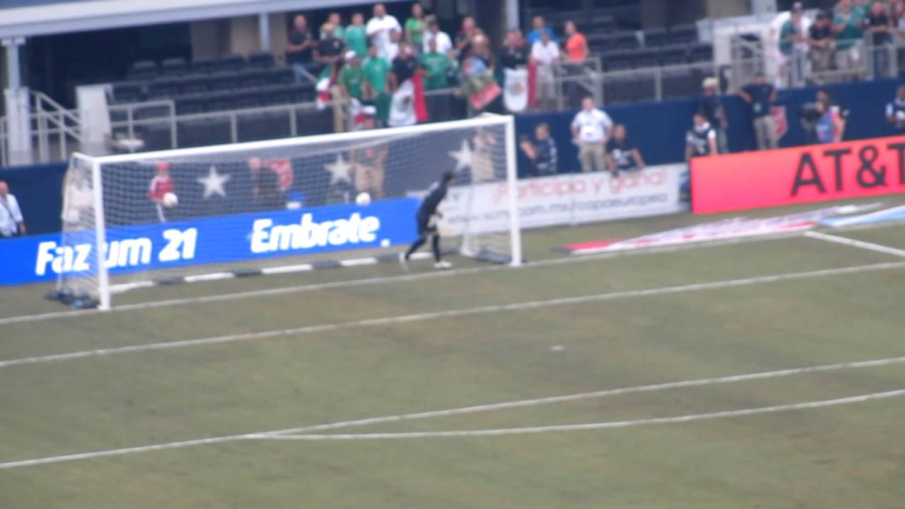 Last Few Minutes of Mexico's Win vs Brazil at Dallas Cowboys Stadium 6/03/2012