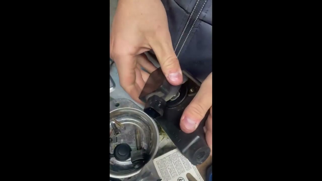 Peugeot 406 throttle dissasembly