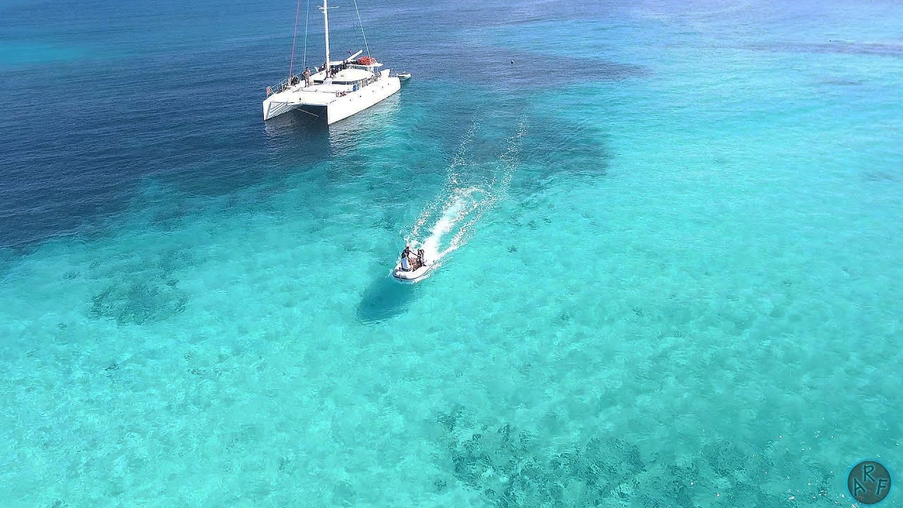 Parque Nacional Marinho dos Abrolhos (visto por cima)