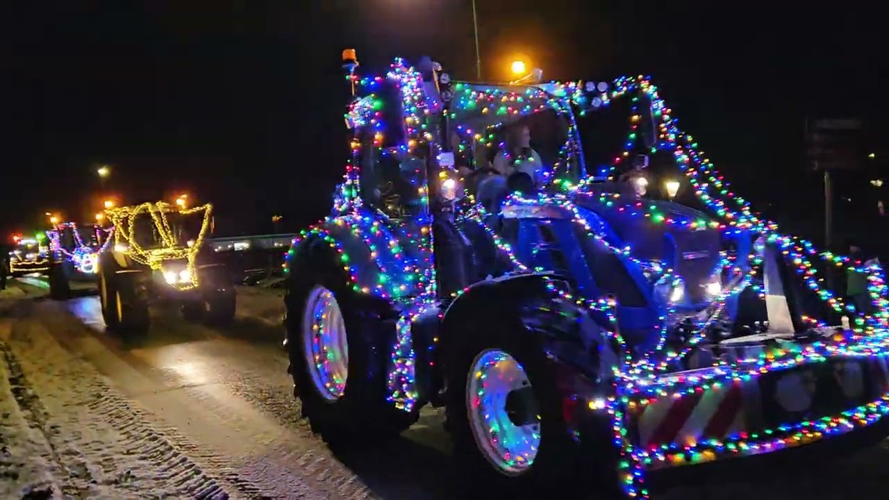 Lichtjestocht met verlichte trekkers in Bunschoten Spakenburg 3 jan 2026