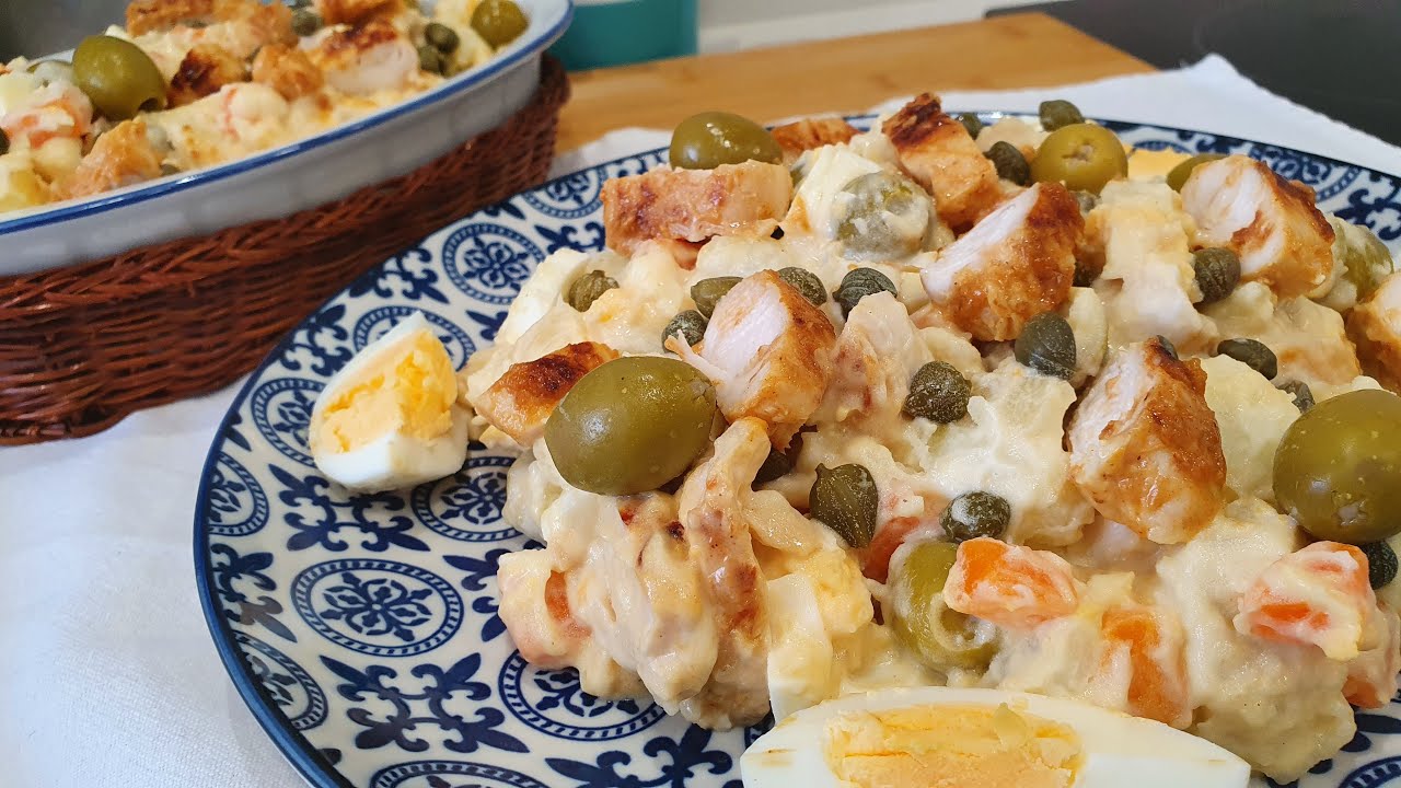 Ensaladilla de pollo y patatas. Una receta refrescante y sabrosa !!!