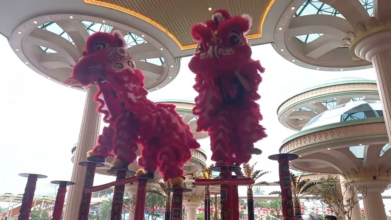 Acrobatic Lion Dance on 17 Feb 2026 at Sunway Resort Hotel (CNY Day 1 - 初一) by Khuan Loke (群乐).